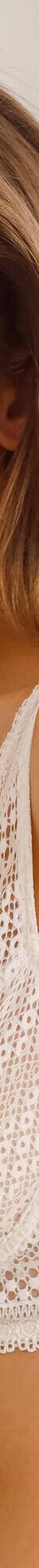 Soutien-gorge forme foulard Kalapana en dentelle, avec armatures flexibles. (ivoire) Soutien-gorge forme foulard Kalapana en dentelle, avec armatures flexibles. (ivoire)